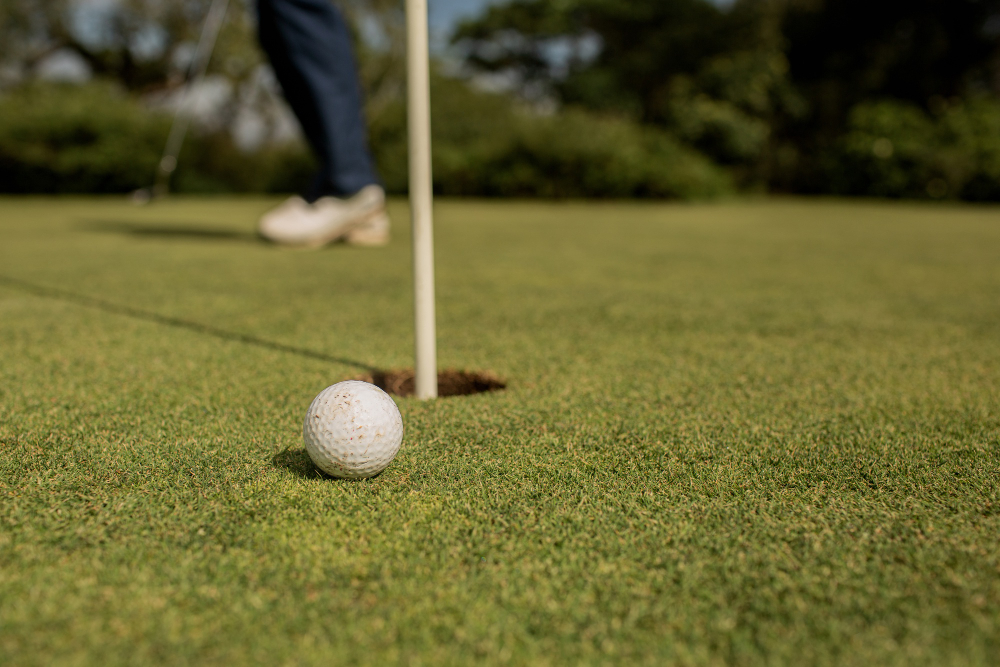 The Perfect Stroke of Professionalism: Putting Green Turf Installation in Florida