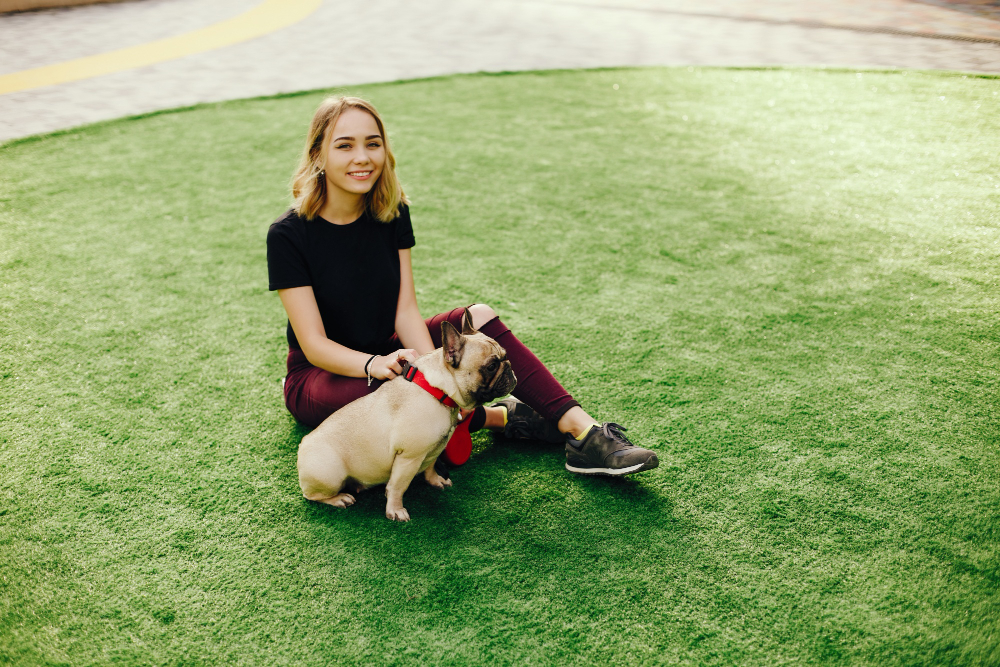 Why Artificial Turf is Best for Pet Play Areas