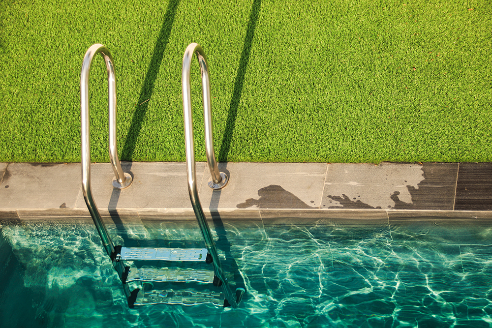 Why Choose Synthetic Turf for Your Pool Area