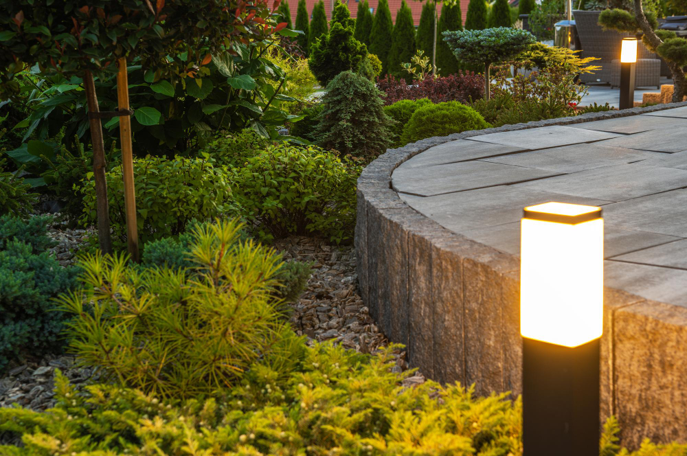 Low Voltage Landscape Lighting in Central Florida: Benefits & Costs